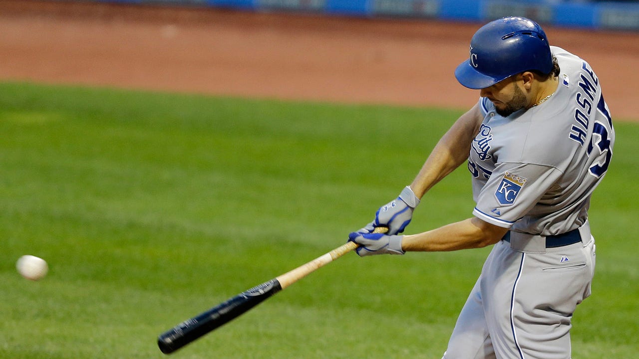 Royals, Indians enter series trending in opposite directions